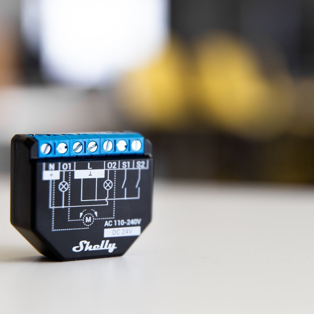 Shelly Plus 2 PM UL. One-phase, two channel smart relay with power consumption supporting up to 10A per channel and 16A total current (18A peak).